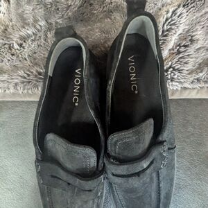 Vionic Women's Black Loafers